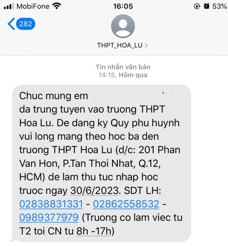 Tin nhắn trúng tuyển của một trường ngoài công lập gửi cho học sinh tại TP.HCM. Ảnh: CHỤP MÀN HÌNH