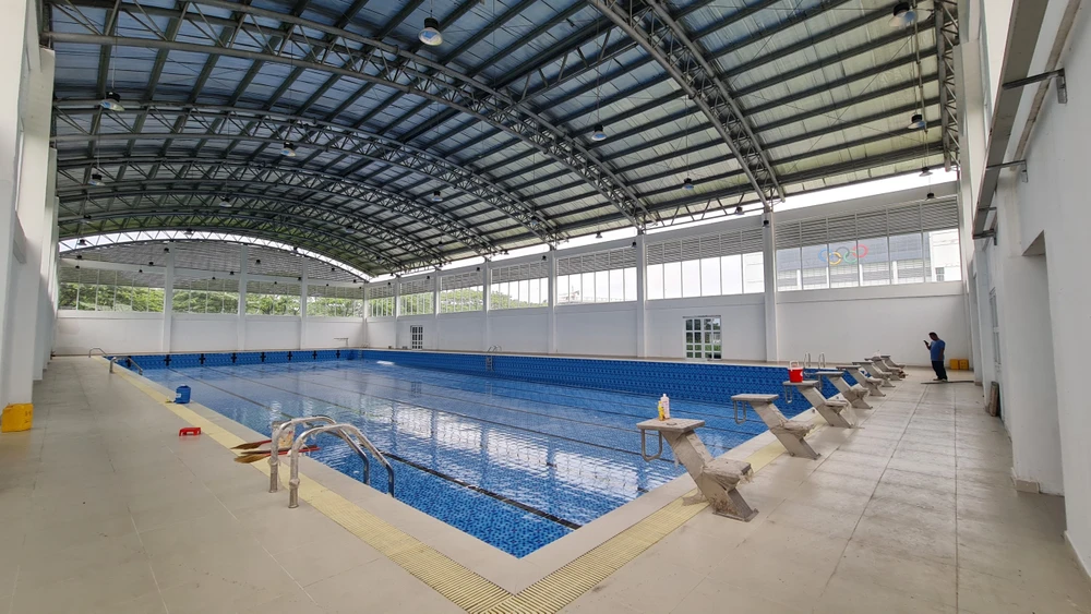 Cơ sở mới tại huyện Nhà Bè khang trang, đặc biệt có hồ bơi. Ảnh: NTCC