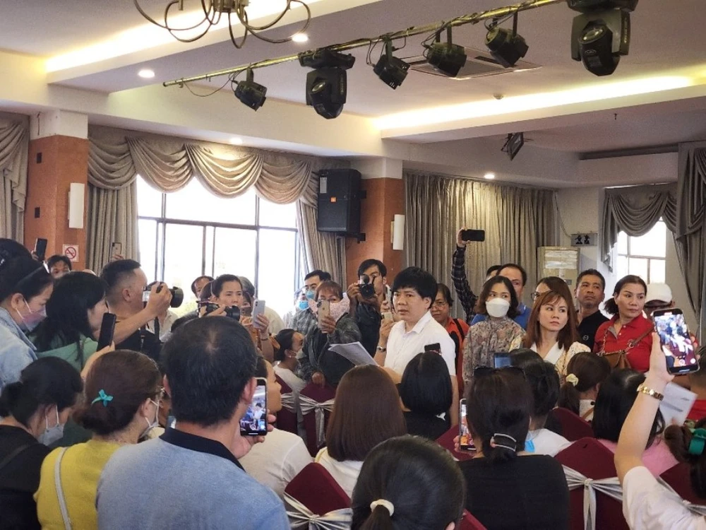 shark - thuy-tiep-tuc-xin-loi