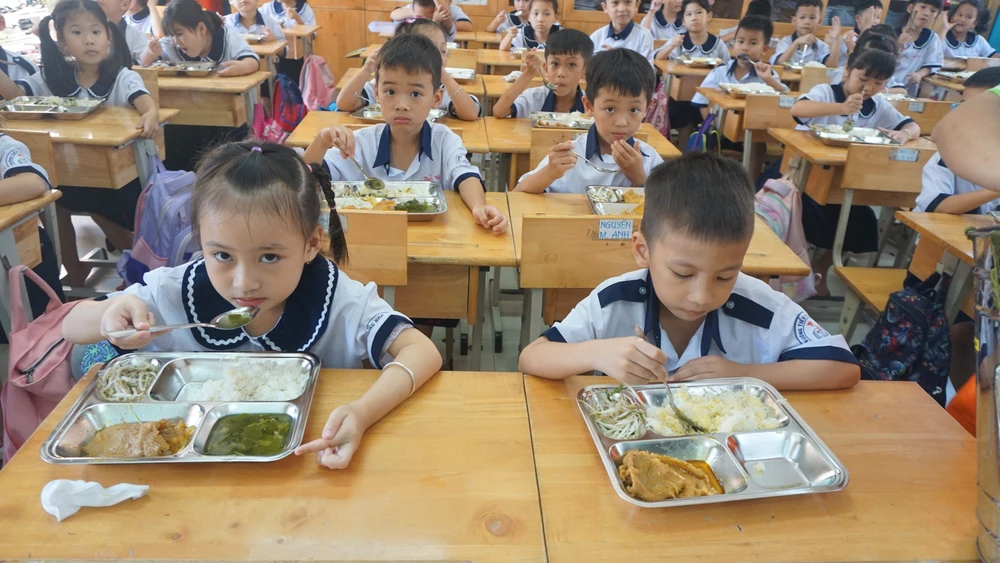 6 trường ở TP Thủ Đức tổ chức lại bữa ăn bán trú