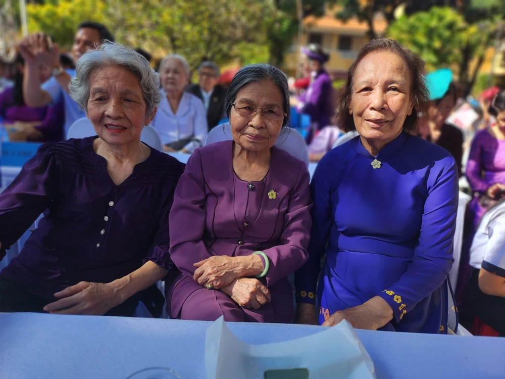 Trường Áo Tím- Gia Long- Minh Khai