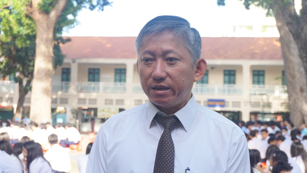 hút thuốc lá điện tử