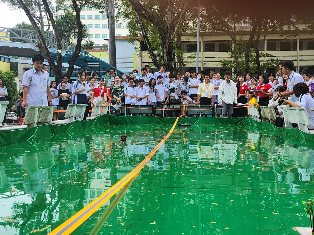 thiết kế mô hình tàu ngầm