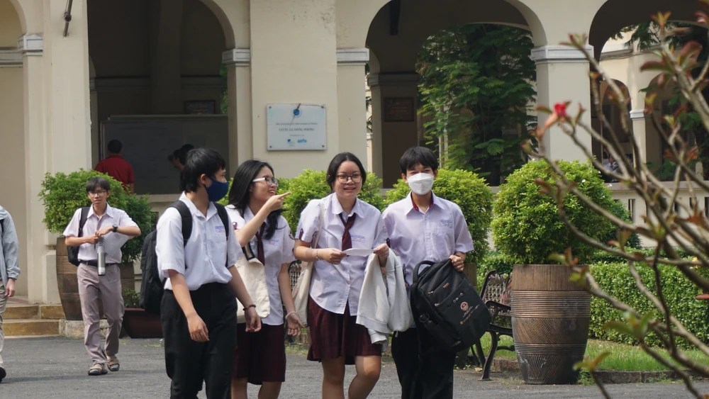 Đề văn chọn học sinh giỏi quốc gia ‘không mới nhưng không bao giờ cũ’