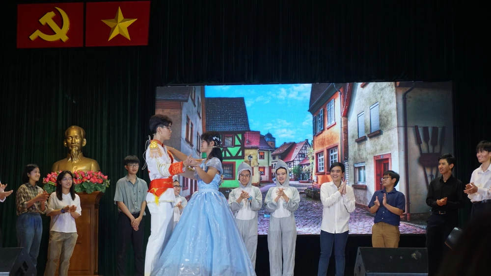 Celebrities on air’-1.JPG