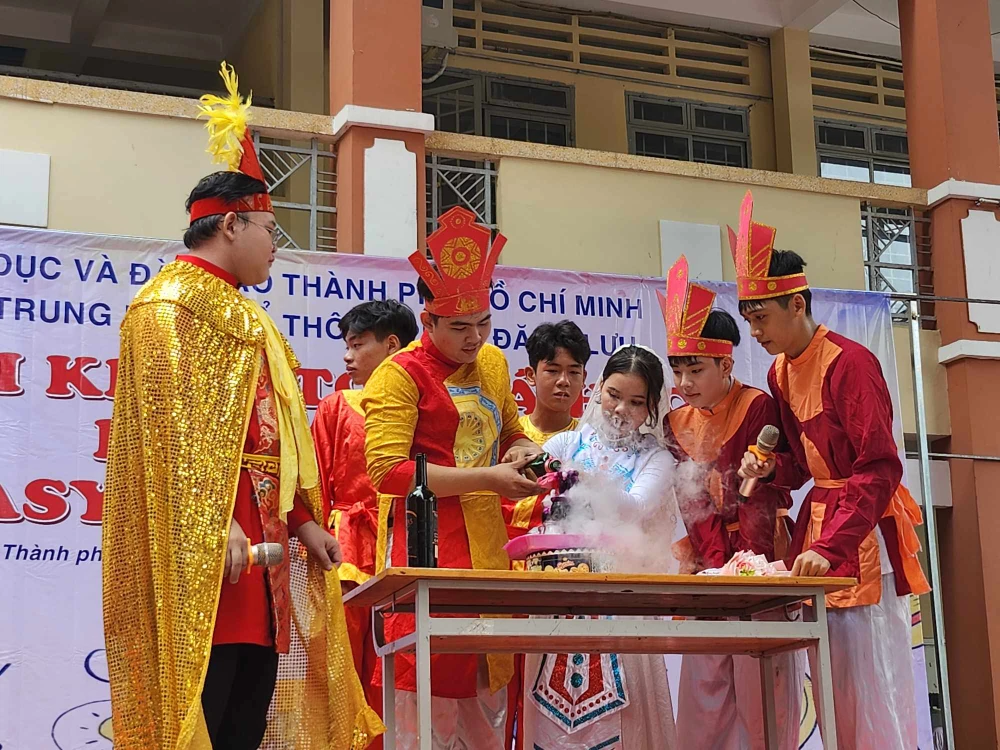 434287651_929388542068946_8115344836930111343_n (1).jpg