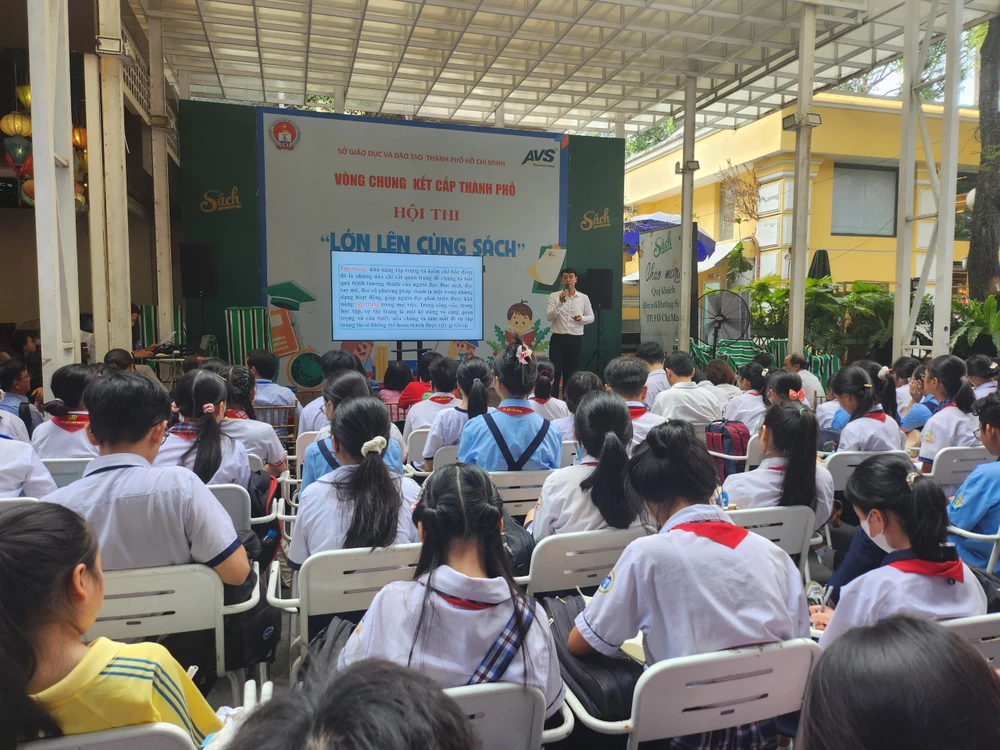 lớn lên cùng sách