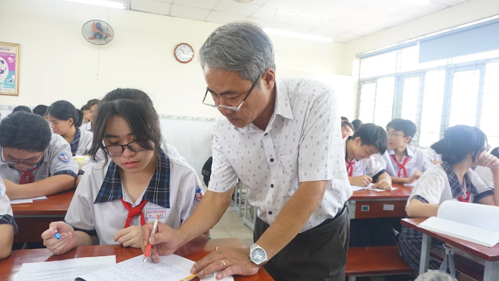 tuyển sinh vào lớp 10 chuyên