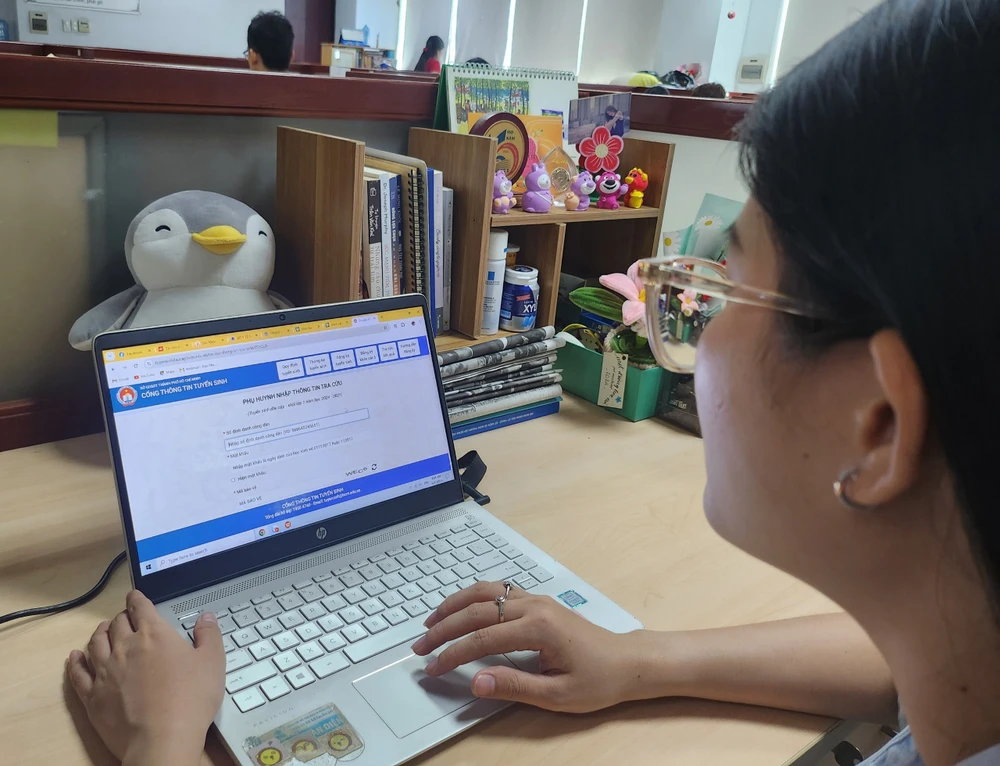 Đăng ký tuyển sinh trực tuyến