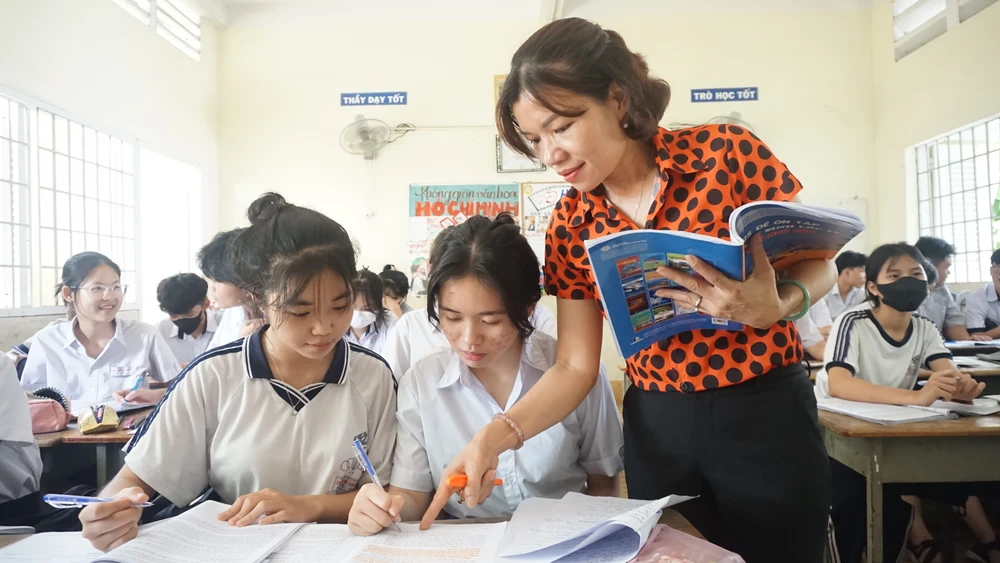 tuyển thẳng vào lớp 10