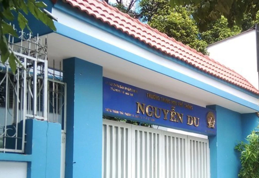 cán bộ ký nhầm giấy thi