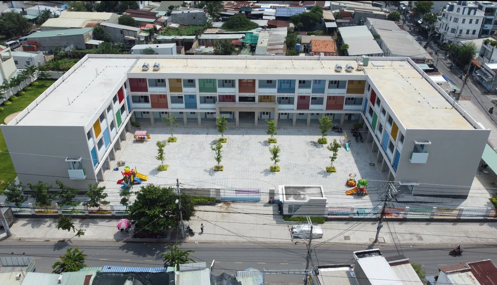 ngoi-truong-moi-3-Nguyet que 5.JPG