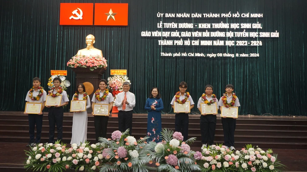 chính sách khen thưởng học sinh giỏi