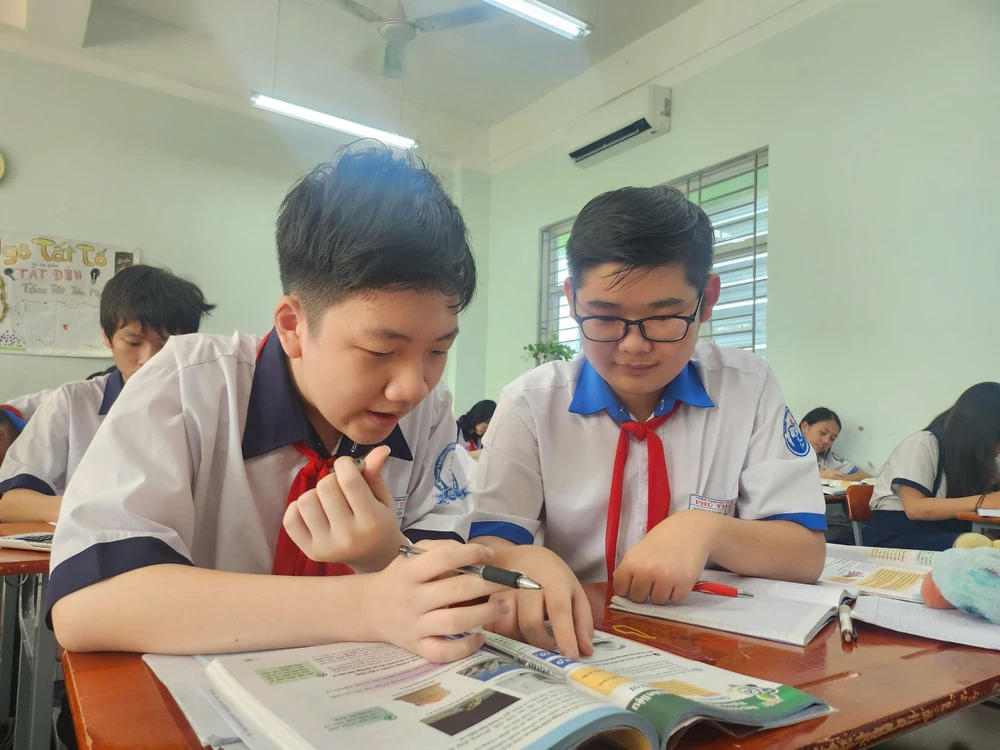 môn thứ 3 thi lớp 10