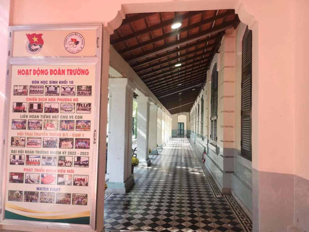 truong-thpt-le-quy-don-2.jpg