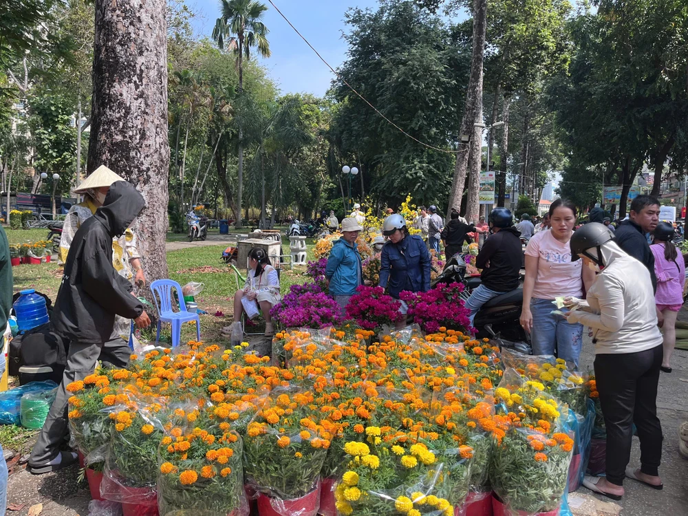 chợ hoa ngày 29 tết