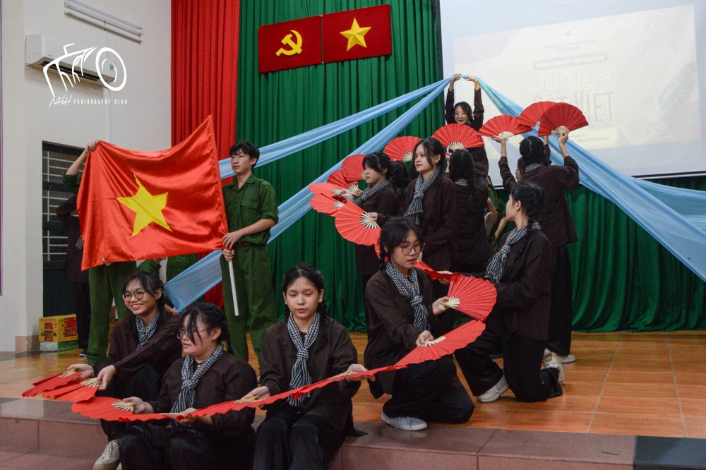 Bản hùng ca đất Việt