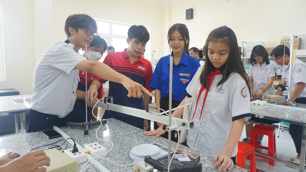 dạy học 5 ngày/tuần