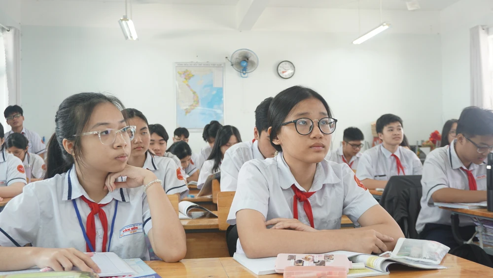 chỉ tiêu vào lớp 10