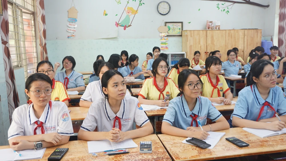 ti-le-choi-vao-lop-10-1 (2).JPG