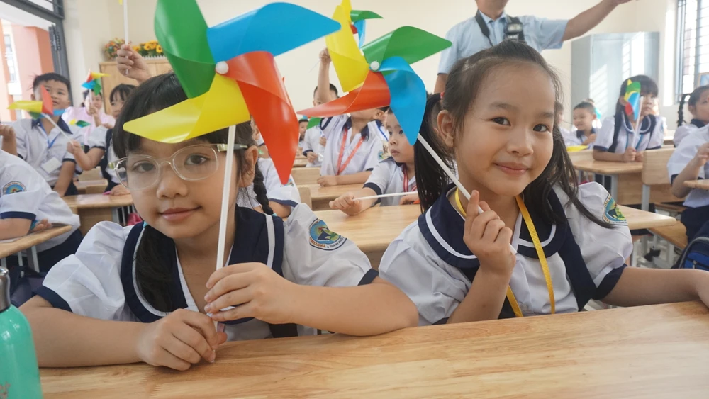 học sinh chuyển trường