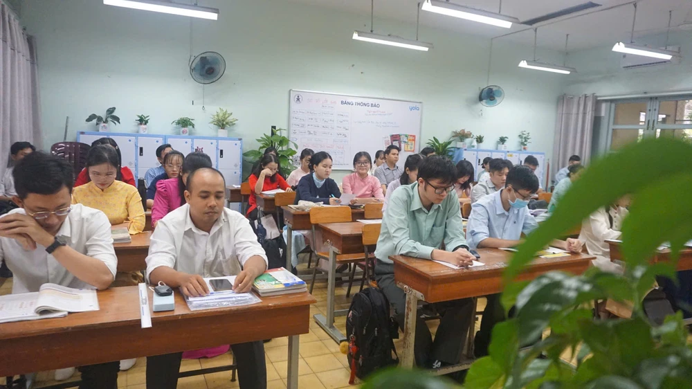 tuyển viên chức ngành giáo dục