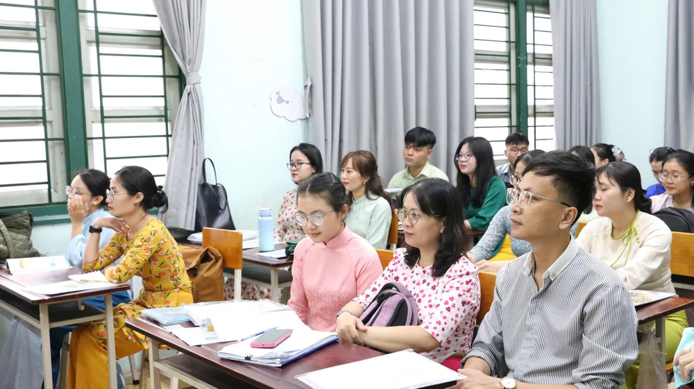 tuyển viên chức ngành giáo dục