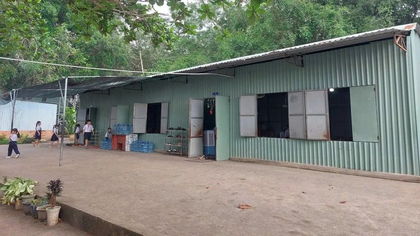 trường học xuống cấp