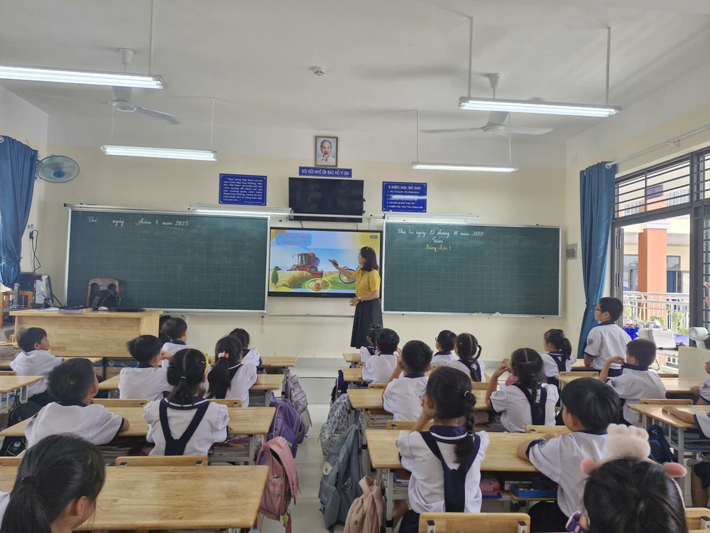 đình chỉ học tập