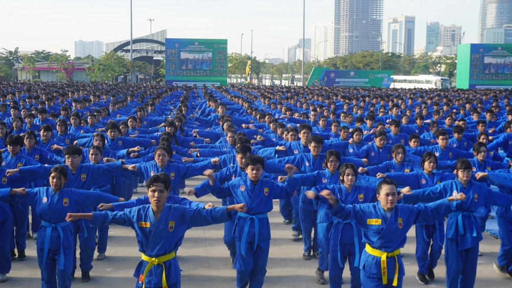dong-dien-vo-nhac-vovinam.JPG