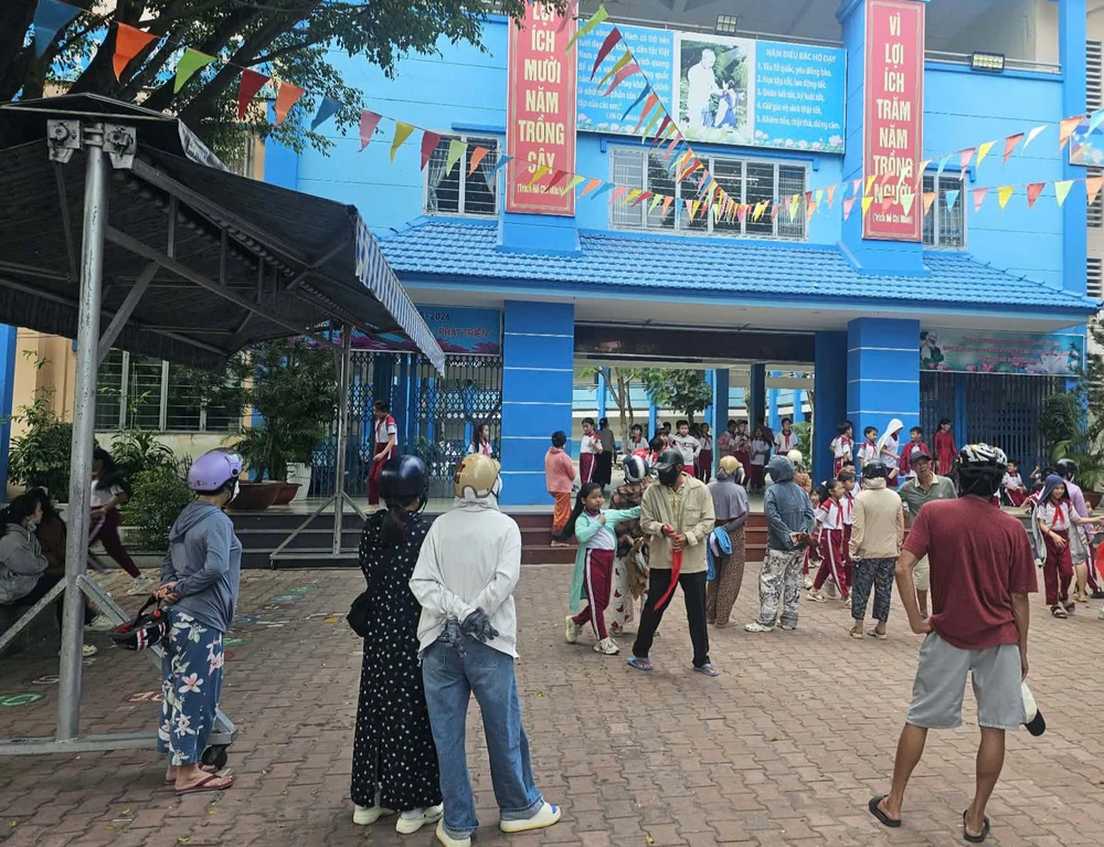 Trường Tiểu học Bình Quới Tây