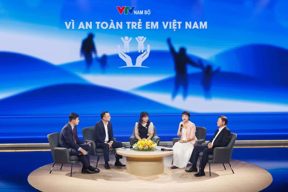 VI-AN-TOAN-TRE-EM-MANG-XA-HOI-2.JPG