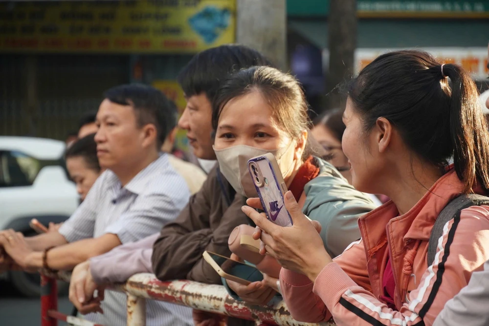 Truong-pho-thong-nang-khieu-2.jpg