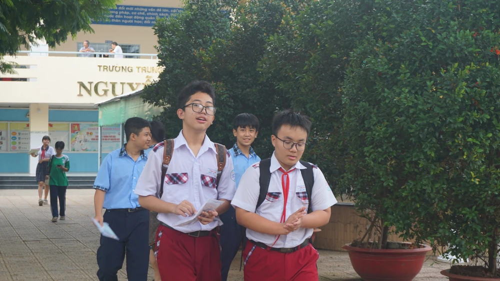 de-tieng-anh-thi-lop-10-6-7.JPG