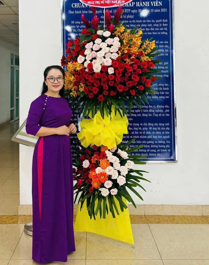 ao-dai-chi-thuy-duong.jpeg