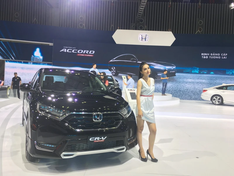 Mẫu Honda CR-V cũng được giảm giá khủng dịp cuối năm. 