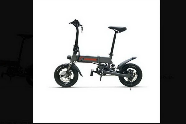 Tham gia giao thông bằng xe đạp điện, xe điện gấp cũng phải đội mũ bảo hiểm theo quy định pháp luật. 