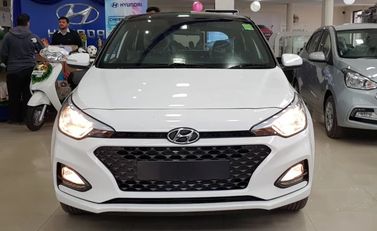 Hyundai Elite i20 vừa được ra mắt với 4 biến thể tại Ấn Độ.