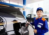 Giá xăng giảm, ô tô đổ đầy bình chưa tới 500 ngàn đồng