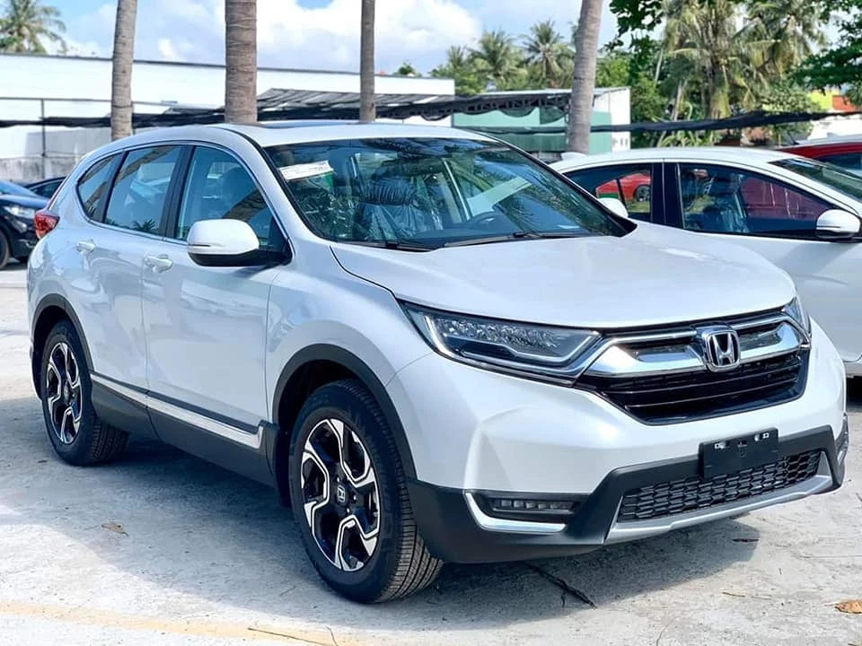 Honda CR-V giảm đến 130 triệu đồng.