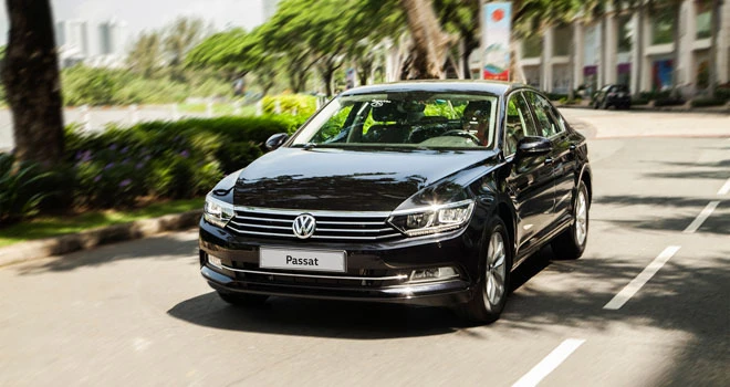 Passat BlueMotion High nhập khẩu nguyên chiếc từ Đức. 