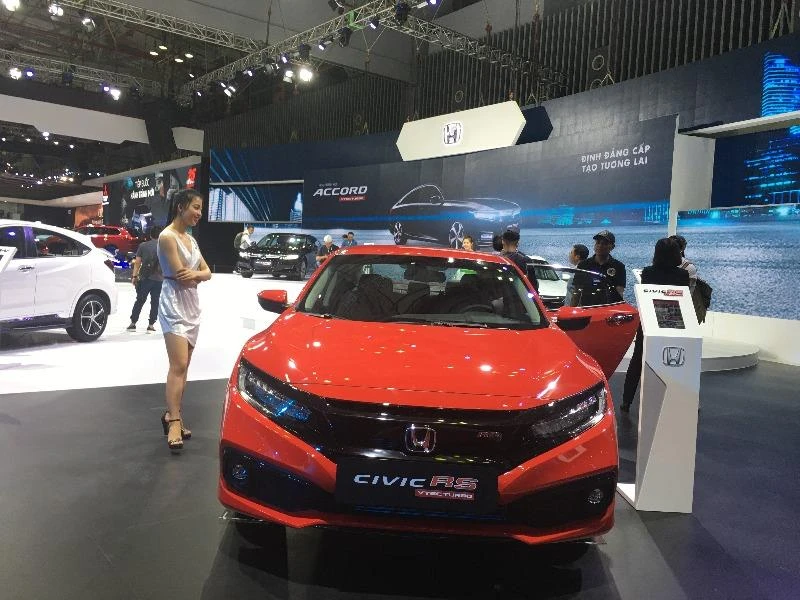 honda civic rs giam 70 trieu