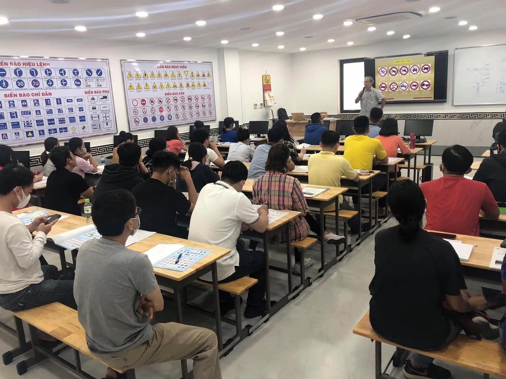 Việc đào tạo, sát hạch GPLX đang được các trung tâm siết chặt.