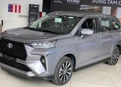 Muốn mua bộ đôi xe Toyota, khách hàng phải mua kèm phụ kiện