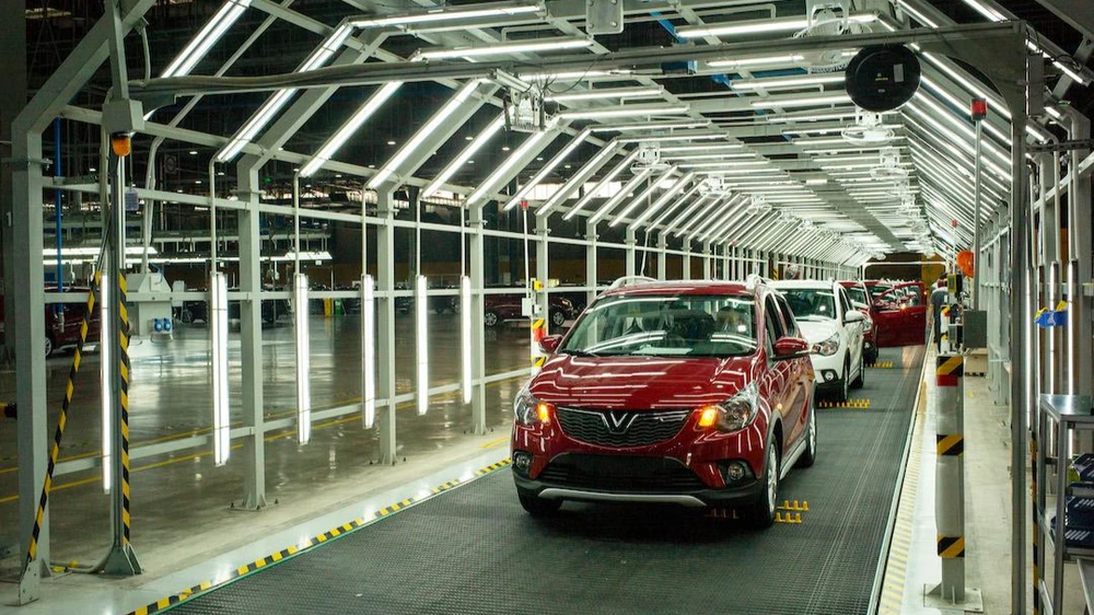 VinFast Fadil tiếp tục là mẫu xe bán chạy nhất tháng 3.