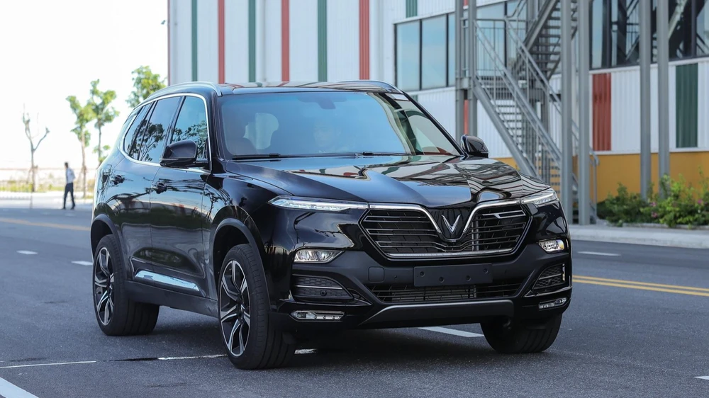 Không chỉ nhận được những ưu đãi lớn, khách hàng sở hữu Lux SA2.0 và Lux A2.0 còn được hưởng chính sách hậu mãi tốt bậc nhất thị trường. Không chỉ nhận được những ưu đãi lớn, khách hàng sở hữu Lux SA2.0 và Lux A2.0 còn được hưởng chính sách hậu mãi tốt bậc nhất thị trường.