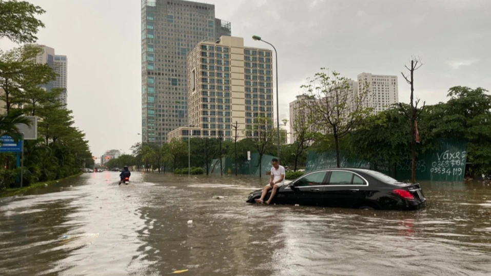 Hình ảnh về chàng trai "soái ca" được cư dân mạng truyền tay nhau. Ảnh: MXH