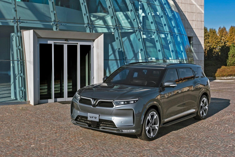 Khách hàng sẽ được thay pin mới hoàn toàn miễn phí khi khả năng sạc xả giảm xuống dưới 70%.