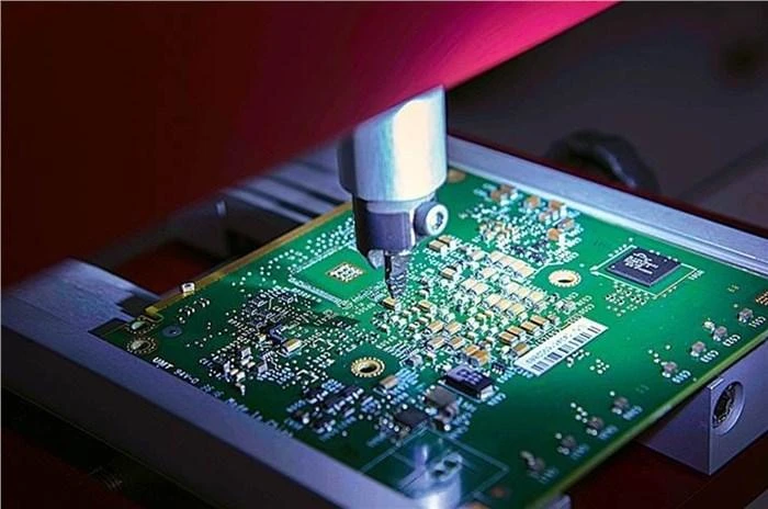 Vấn đề thiếu hụt chip ô tô có thể được giải quyết vào năm 2023. Ảnh: Autocarindia