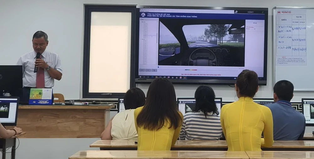 Nhiều người đang hiểu sai về hình thức mô phỏng các tình huống giao thông trong đào tạo, sát hạch bằng lái xe. Ảnh: TN